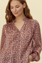 Load image into Gallery viewer, Calico Pleated Leopard Top