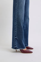 Load image into Gallery viewer, Mid Rise Wide Leg With Tint Judy Blue Jeans