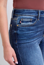 Load image into Gallery viewer, Vintage Wash Thermal Straight Judy Blue Jeans