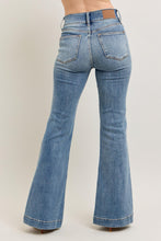 Load image into Gallery viewer, Judy Blue Flare Jeans