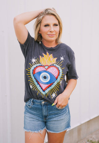 Willa Eye-conic Heart Tee