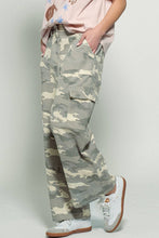 Load image into Gallery viewer, Desert Camo Wide Leg Cargo Pants