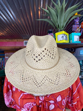 Load image into Gallery viewer, Wide Brim Straw Hat