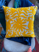 Load image into Gallery viewer, Otomi Bird Pillows