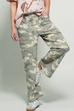 Load image into Gallery viewer, Desert Camo Wide Leg Cargo Pants