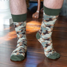 Load image into Gallery viewer, Men&#39;s Camo Socks