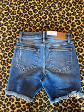 Load image into Gallery viewer, Judy Blue Fray Hem Shorts