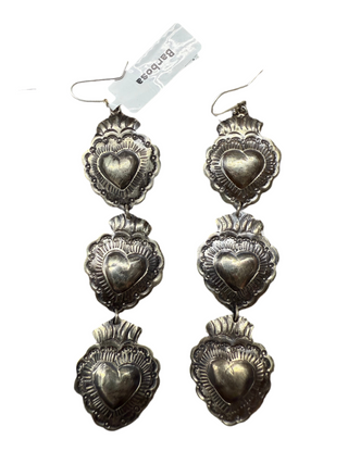 Tres Milagros Earring