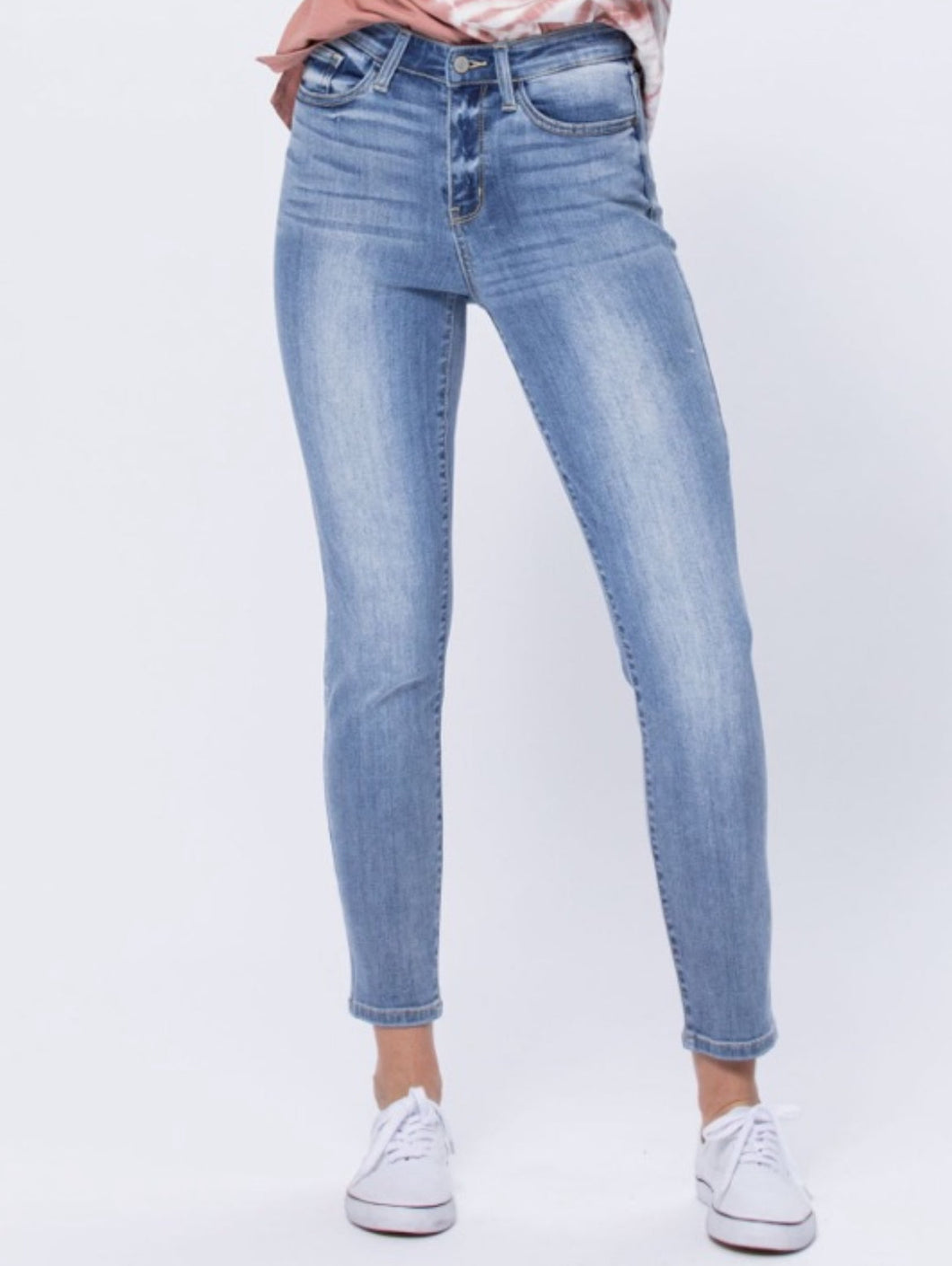 High Rise Light Wash Relaxed Fit Judy Blue Jeans