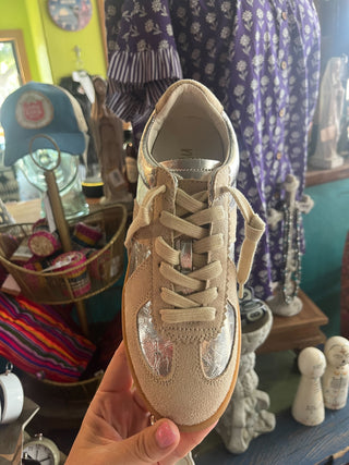 SparkStride Vera Silver Sneaker
