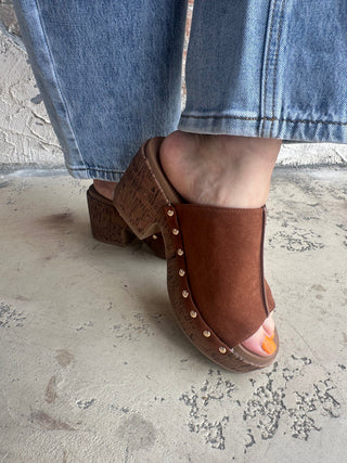 Gaslight Wedges by Corkys - Chestnut